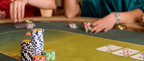 Privalumai ir trūkumai žaidžiant Caribbean Stud Poker