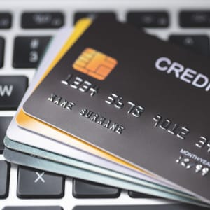 Mokėjimai ir ginčai: kreditinių kortelių problemų sprendimas internetiniuose kazino