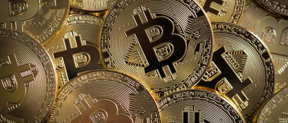 Bitcoin prieš tradicinius mokėjimo būdus internetiniuose kazino: privalumai ir trūkumai